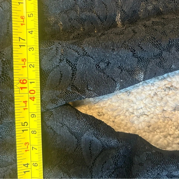 Guess  lace top corset look size S good used condition - Picture 6 of 7